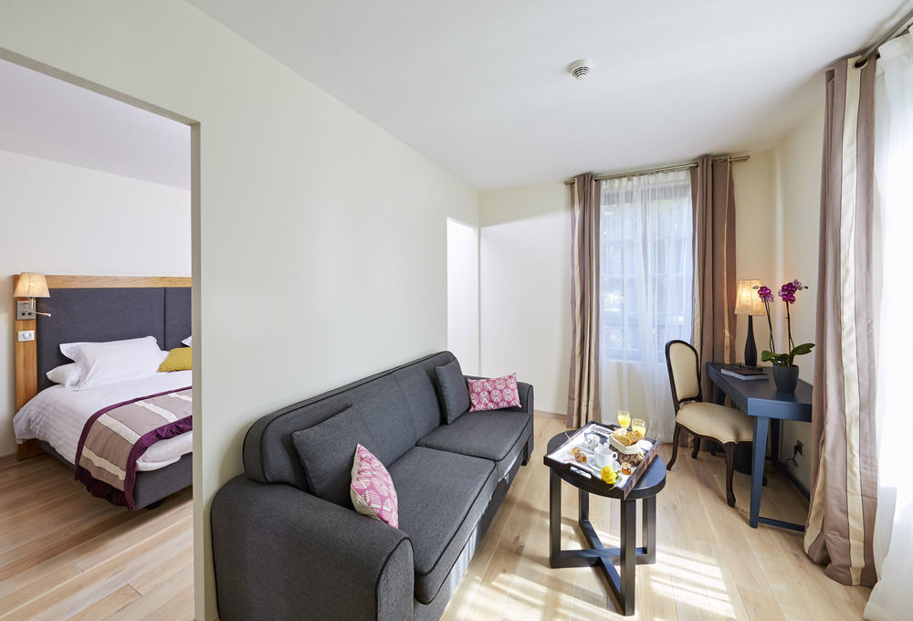 Mercure 맹트농 외부 사진